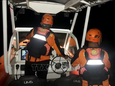 Vụ chìm phà tại Indonesia: Thêm nhiều người sống sót