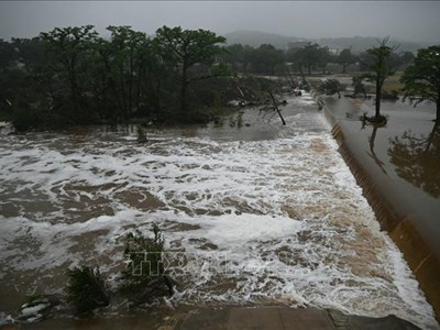 Bang Texas (Mỹ) khẩn trương tìm kiếm người mất tích sau lũ lụt