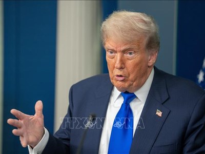 Tổng thống Donald Trump công bố mức thuế quan đối với 14 quốc gia bắt đầu từ ngày 1.8