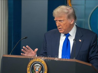 Tổng thống Donald Trump khẳng định không lùi thời hạn áp thuế quan