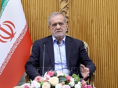 Tổng thống Iran chịu sức ép nội bộ sau tuyên bố muốn đối thoại với Mỹ