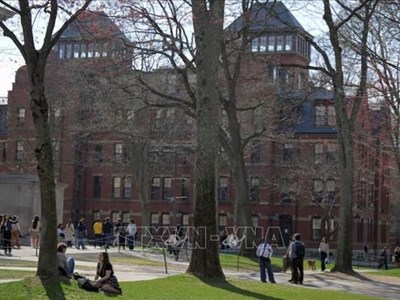 Chính quyền Mỹ đe dọa rút chứng nhận học thuật của Đại học Harvard