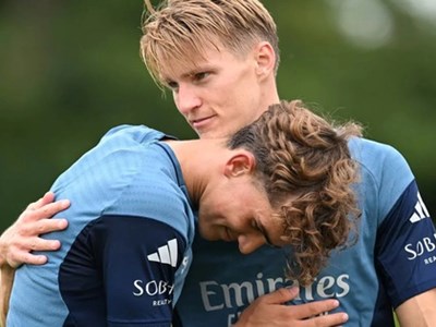 Arsenal công bố đội hình huấn luyện trước mùa giải với nhiều bất ngờ lớn