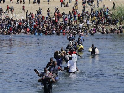 Mỹ sẽ xây trung tâm tạm giữ người nhập cư trái phép tại 5 bang