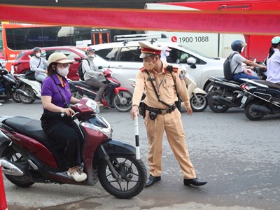 Hà Nội: Trừ điểm 1.252 giấy phép lái xe trong hai tuần đầu tháng 7