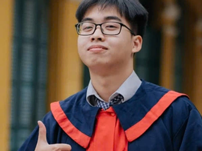 Chân dung nam sinh đạt thủ khoa kép khối A01 và D01