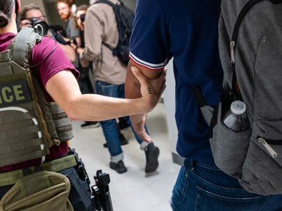 Mỹ sa thải 17 chánh án tòa di trú