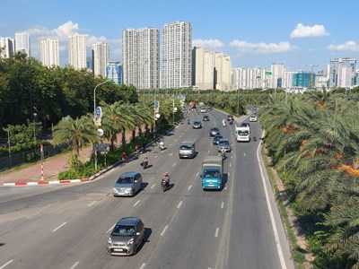 Nắng nóng gay gắt từ trung tâm đến ngoại thành Hà Nội