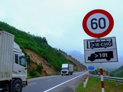 Cục CSGT đang nghiên cứu, đề xuất sơn “tốc độ tối đa cho phép” lên mặt đường