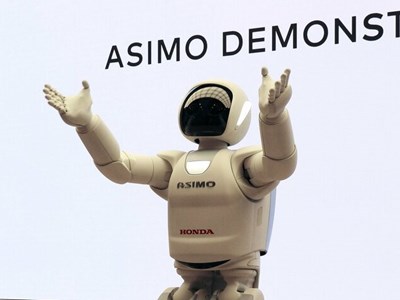 Nhật Bản phát triển robot cứu hộ khổng lồ hình người