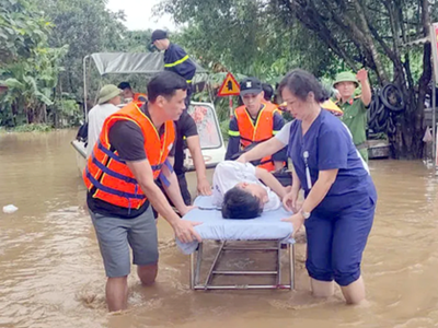 Chuyên gia chỉ mặt những dịch bệnh “ẩn mình” trong mùa mưa bão
