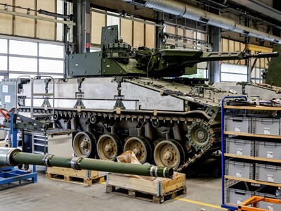 Bị tấn công liên tục, Ukraine chuyển sản xuất vũ khí sang EU