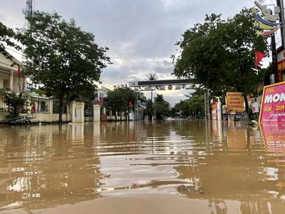 Sông Cả báo động lũ, vùng núi Nghệ An cảnh giác lũ quét, sạt lở đất