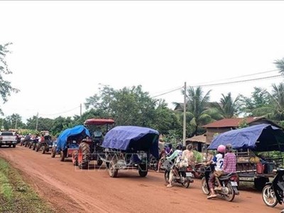 Thái Lan sơ tán trên 100.000 người dọc biên giới với Campuchia