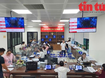 Hà Nội miễn phí in tài liệu, đồ ăn nhẹ tại trung tâm hành chính công