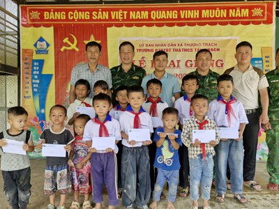 Mang Trung thu đến với trẻ em vùng lõi Phong Nha – Kẻ Bàng