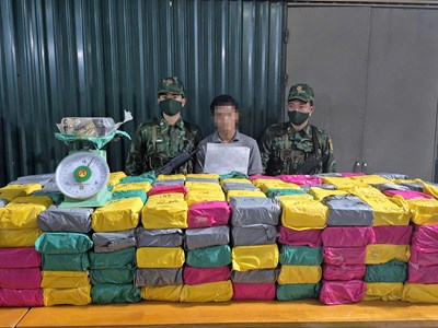 Quảng Trị: Bắt 2 đối tượng, thu giữ khoảng 500kg ma tuý các loại