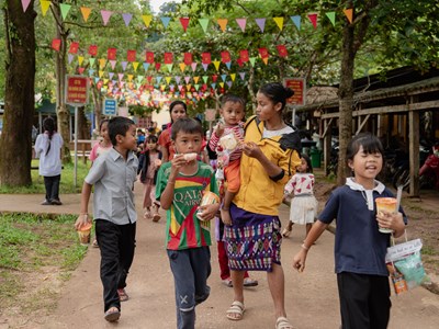 Niềm vui Trung thu của những đứa trẻ Ma Coong