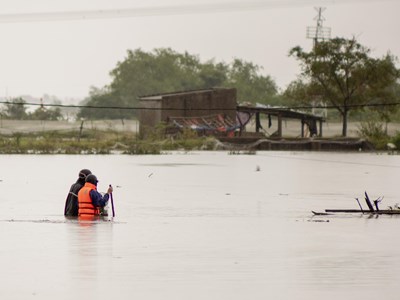 Quảng Trị: Đã tìm thấy thi thể cháu bé bị nước lũ cuốn trôi