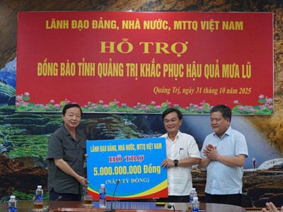 Huy động cả hệ thống chính trị hỗ trợ người dân vùng lũ