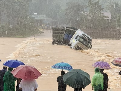 Một người mất tích, nhiều điểm ngập sâu, giao thông chia cắt