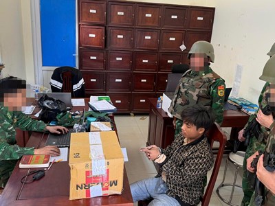 Bắt giữ đối tượng vận chuyển trái phép 12.000 viên ma túy qua biên giới