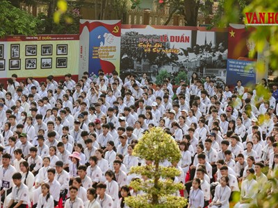 Quảng Trị: Khi học sinh “chạm” vào lịch sử qua triển lãm