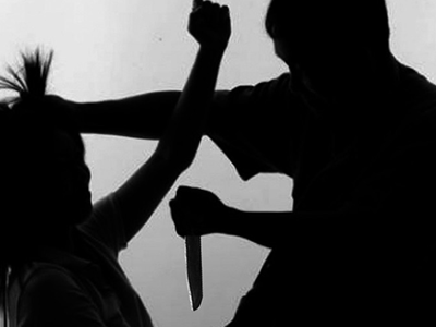 Một phụ nữ tử vong trên giường ngủ với nhiều vết thương