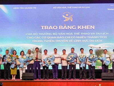 Báo chí “đánh thức” sức mạnh ngành kinh tế du lịch
