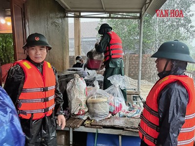  Bám bản giữa mưa lũ miền biên viễn