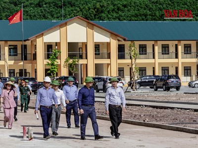 Không để công trình trường học tiếp tục chậm tiến độ