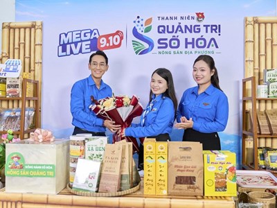Nghệ sĩ Hứa Vĩ Văn đưa đặc sản Quảng Trị lên sóng Mega Live