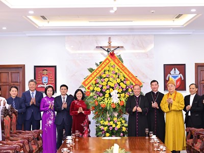 Đổi mới nội dung, phương thức hoạt động của Mặt trận Tổ quốc Việt Nam, các tổ chức chính trị - xã hội trong công tác tín ngưỡng, tôn giáo