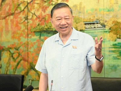 Pháp luật phải đi trước, kiến tạo phát triển