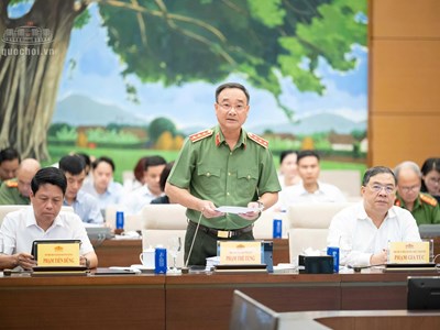 Hoàn thiện thể chế quản lý tài nguyên dữ liệu, xác lập chủ quyền dữ liệu quốc gia