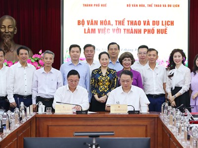 Bộ VHTTDL và UBND thành phố Huế ký kết Kế hoạch phối hợp hành động về phát triển VHTTDL