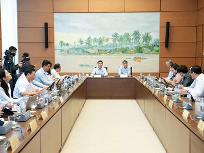Không để các doanh nghiệp, hãng sản xuất bắt tay, chi phối thị trường, kiểm soát giá thuốc