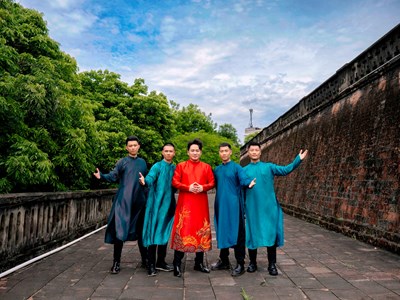 Tùng Dương và nhóm Oplus ra mắt MV quảng bá vẻ đẹp Việt Nam