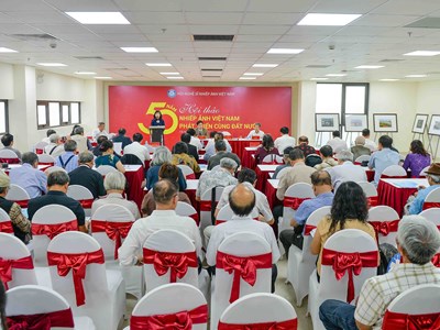 Thành tựu của nhiếp ảnh Việt Nam 50 năm phát triển cùng đất nước