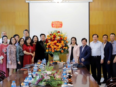 Ban Tuyên giáo Trung ương thăm và chúc mừng Học viện Âm nhạc quốc gia Việt Nam 