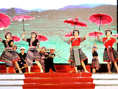 Festival Khèn Mông và Lễ hội hoa Tớ dày trên vùng đất Mù Cang Chải