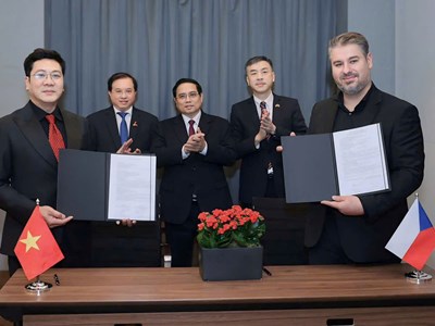 Học viện Âm nhạc quốc gia Việt Nam ký kết hợp tác với Dàn nhạc Giao hưởng Bohemia Praha