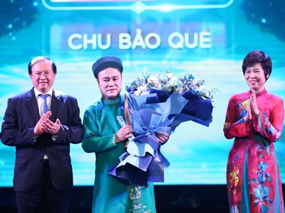 SOOBIN ẵm 3 giải thưởng tại lễ trao giải Cống hiến 2025