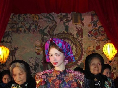 NTK Cao Minh Tiến phấn khích khi thiết kế trang phục cho Hòa Minzy trong “Bắc Bling”