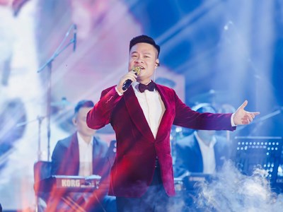 Nhạc sĩ Nguyễn Thành Trung "trình làng" ca khúc mừng thống nhất non sông