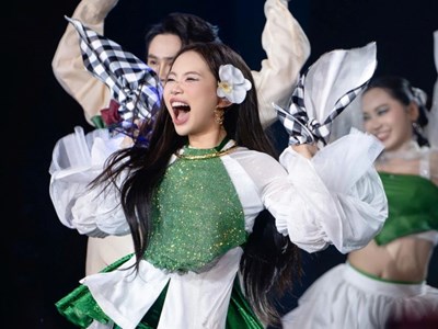 Tùng Dương, Noo Phước Thịnh, Đức Phúc và Phương Mỹ Chi thăng hoa cùng đêm nhạc Hạ Long