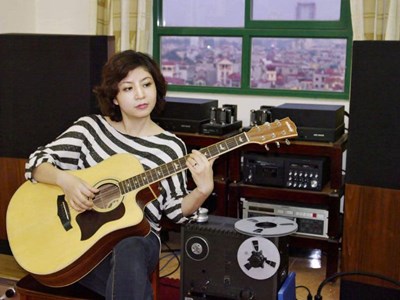 Sau 15 năm sáng tác, Đinh Phương Anh mới “kể” câu chuyện âm nhạc của mình