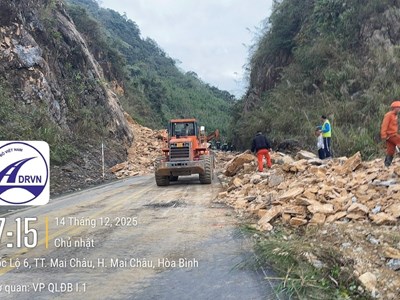 Khẩn trương cứu nạn, khắc phục sạt lở trên Quốc lộ 6 qua Phú Thọ