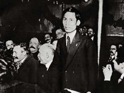 Nguyễn Ái Quốc dự Đại hội Tours 1920