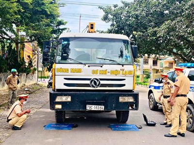 Bộ Xây dựng lập 3 đoàn kiểm tra bảo đảm vận tải, ATGT dịp Tết  